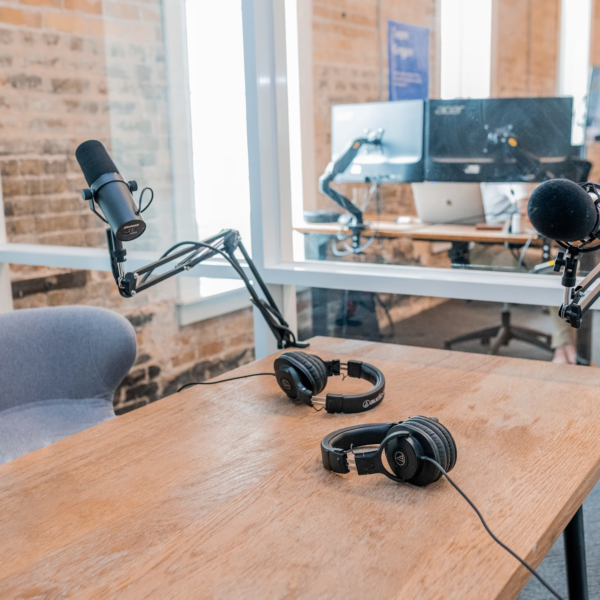 How to Choose the Right Podcast Studio Furniture